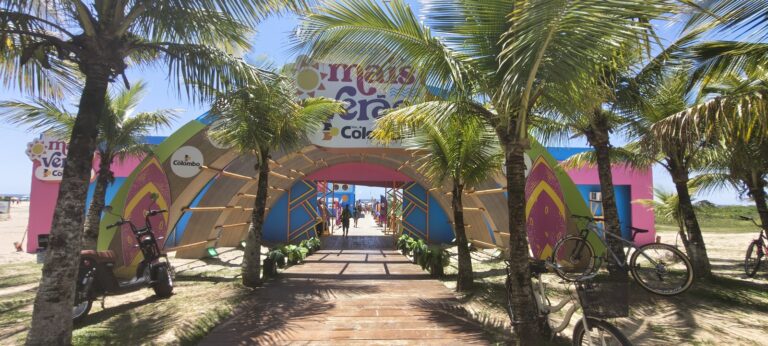 Arena de verão Mais Verão Lojas Colombo criada e produzida pela Sonora