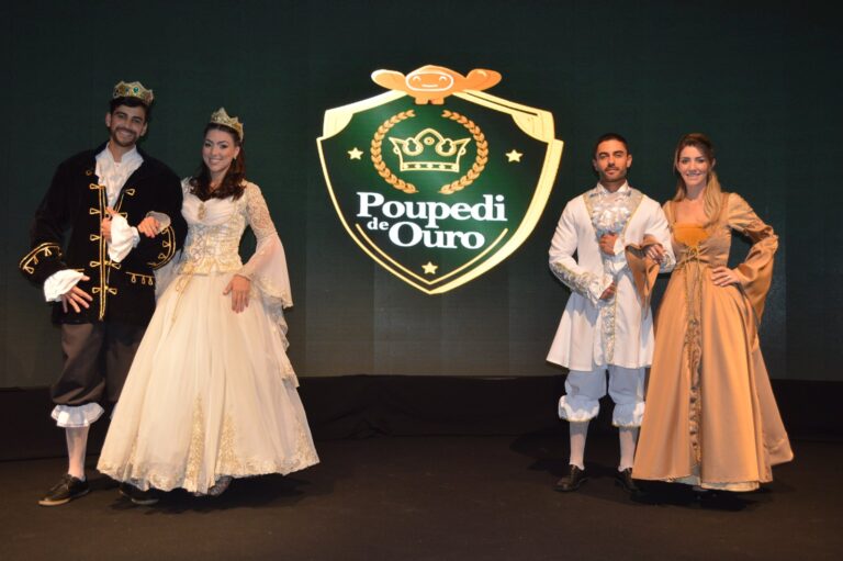 Cenografia do Prêmio Poupedi de Ouro Sicredi 2016, conceito Reino Sicredi, projeto e montagem Sonora (7)
