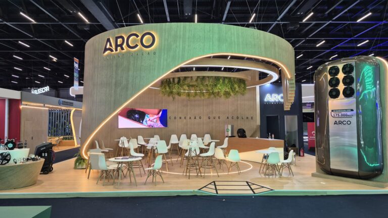 Estande especial ARCO Climatização montado pela Sonora na feira Latbus